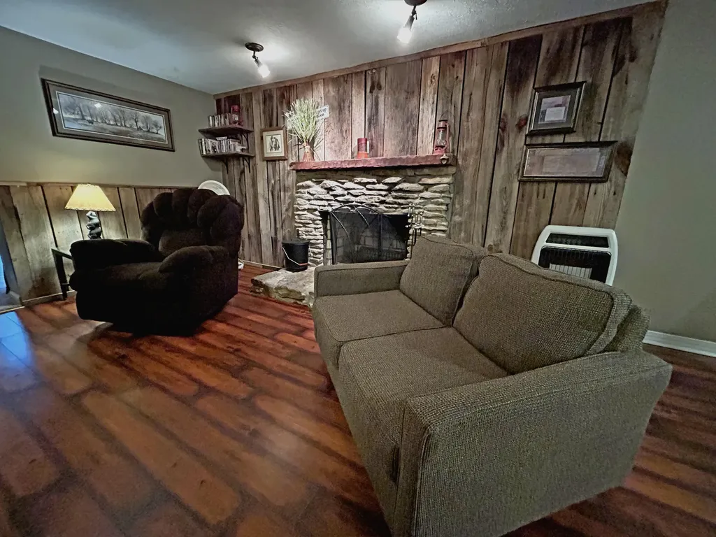 1180 Raccoon Creek Road Mckee KY 40447