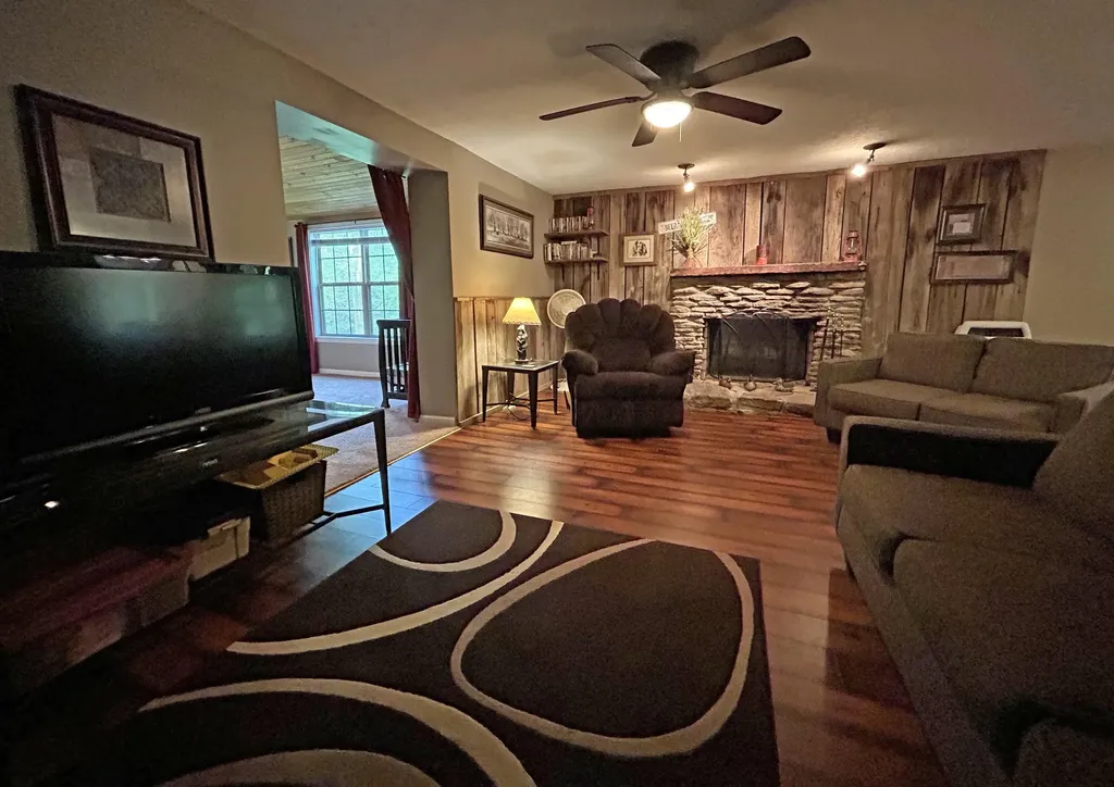 1180 Raccoon Creek Road Mckee KY 40447