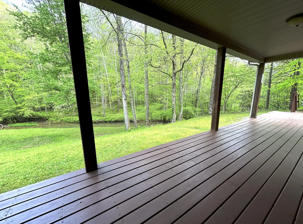 1180 Raccoon Creek Road Mckee KY 40447