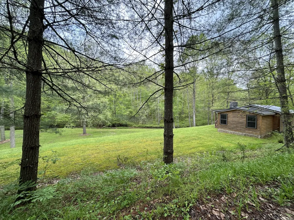 1180 Raccoon Creek Road Mckee KY 40447