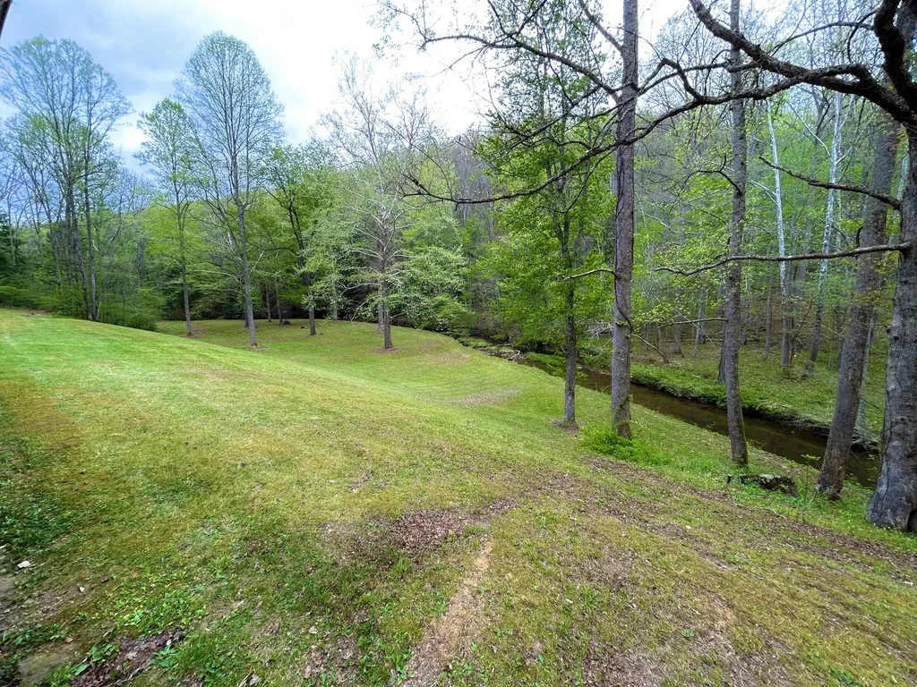 1180 Raccoon Creek Road Mckee KY 40447