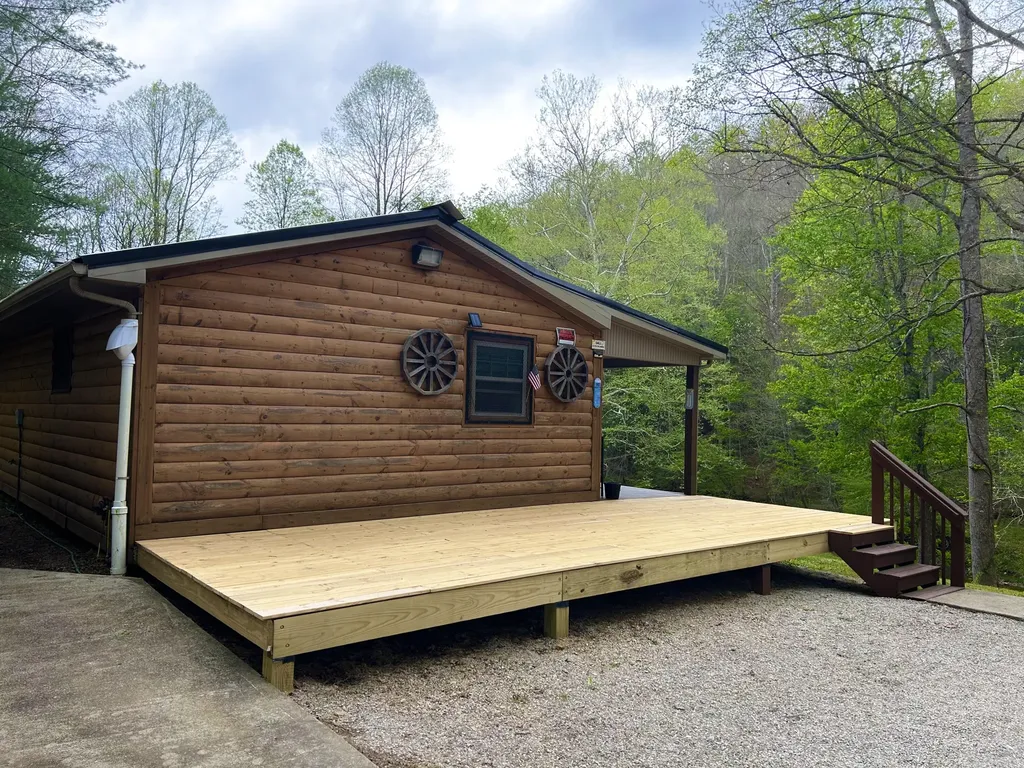 1180 Raccoon Creek Road Mckee KY 40447