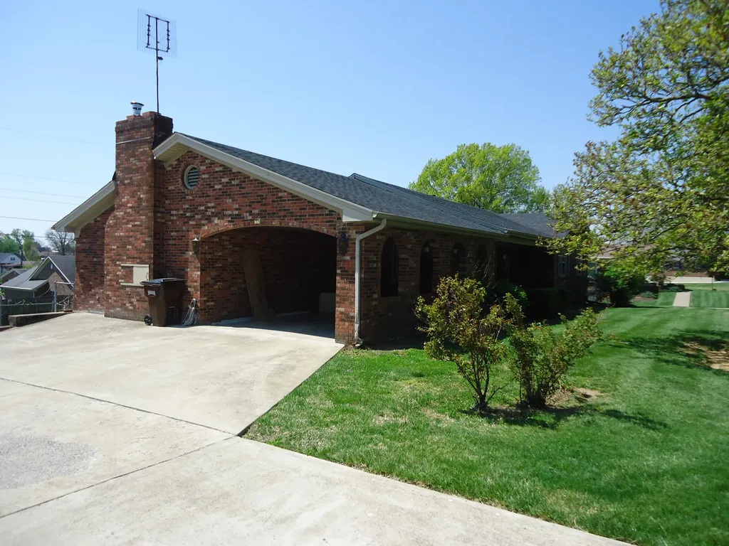 106 Pine Hill Drive Lancaster KY 40444