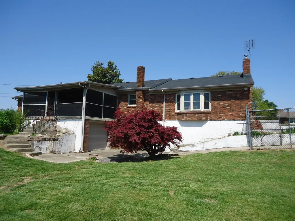 106 Pine Hill Drive Lancaster KY 40444
