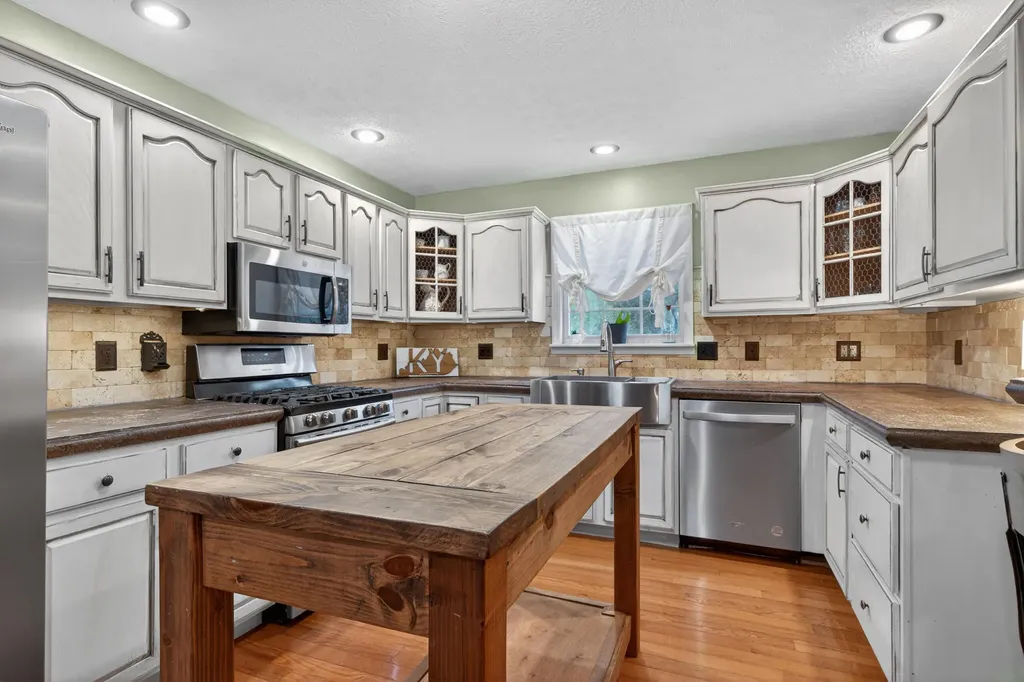 126 Sturbridge Drive Georgetown KY 40324