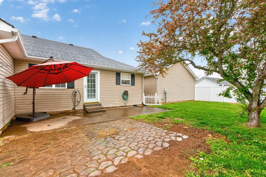 126 Sturbridge Drive Georgetown KY 40324
