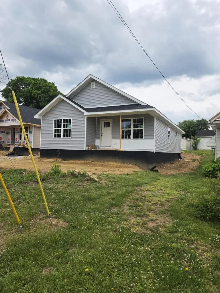 40 Riverview Road Irvine KY 40336