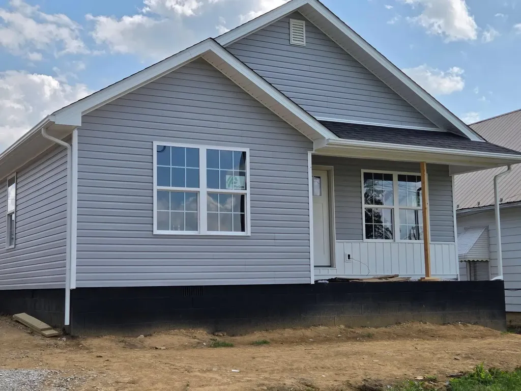 40 Riverview Road Irvine KY 40336