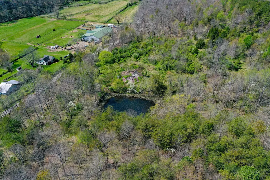968 Taylor School Road London KY 40741