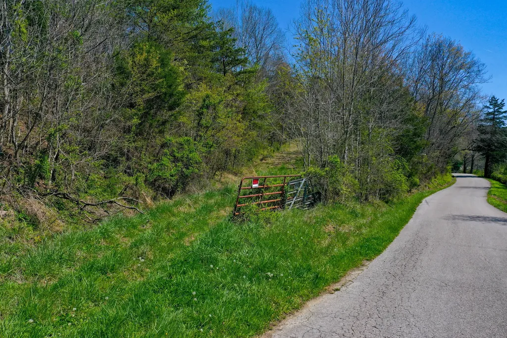 968 Taylor School Road London KY 40741