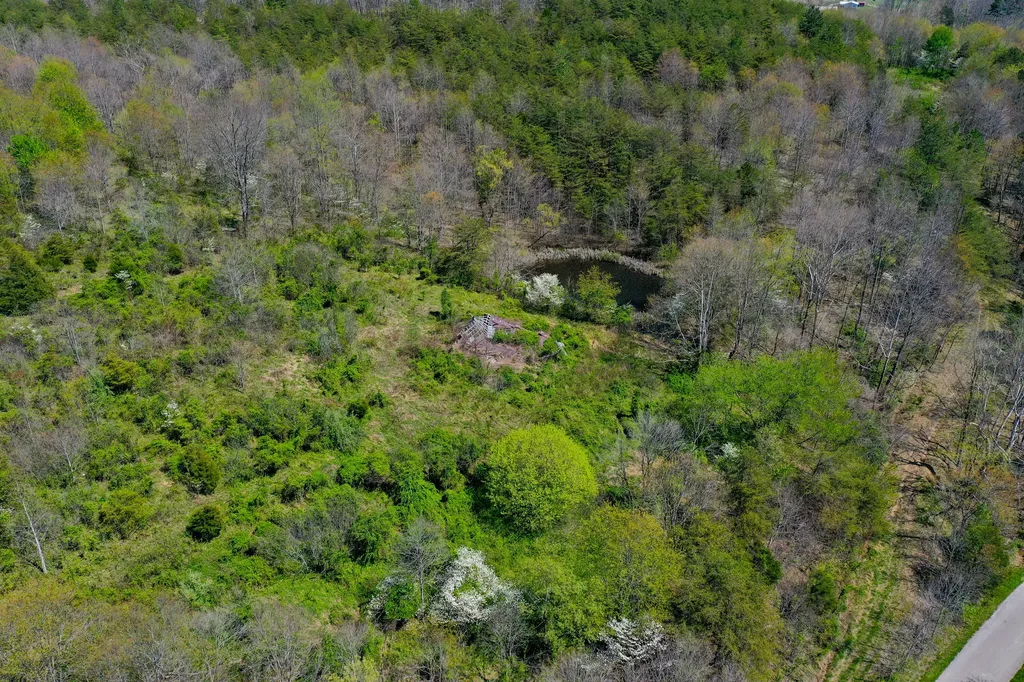 968 Taylor School Road London KY 40741