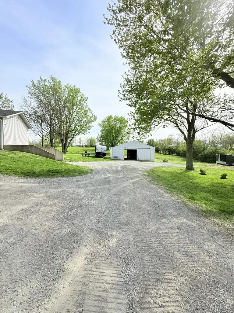 582 Hutchison Road Paris KY 40361