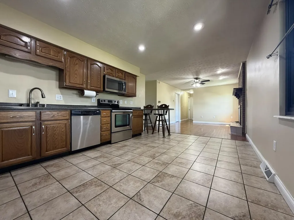 411 Boat Dock Road Somerset KY 42501