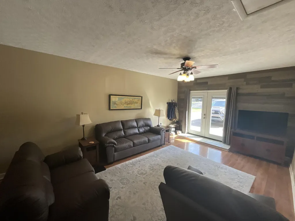 110 Cherry Lane Burnside KY 42519