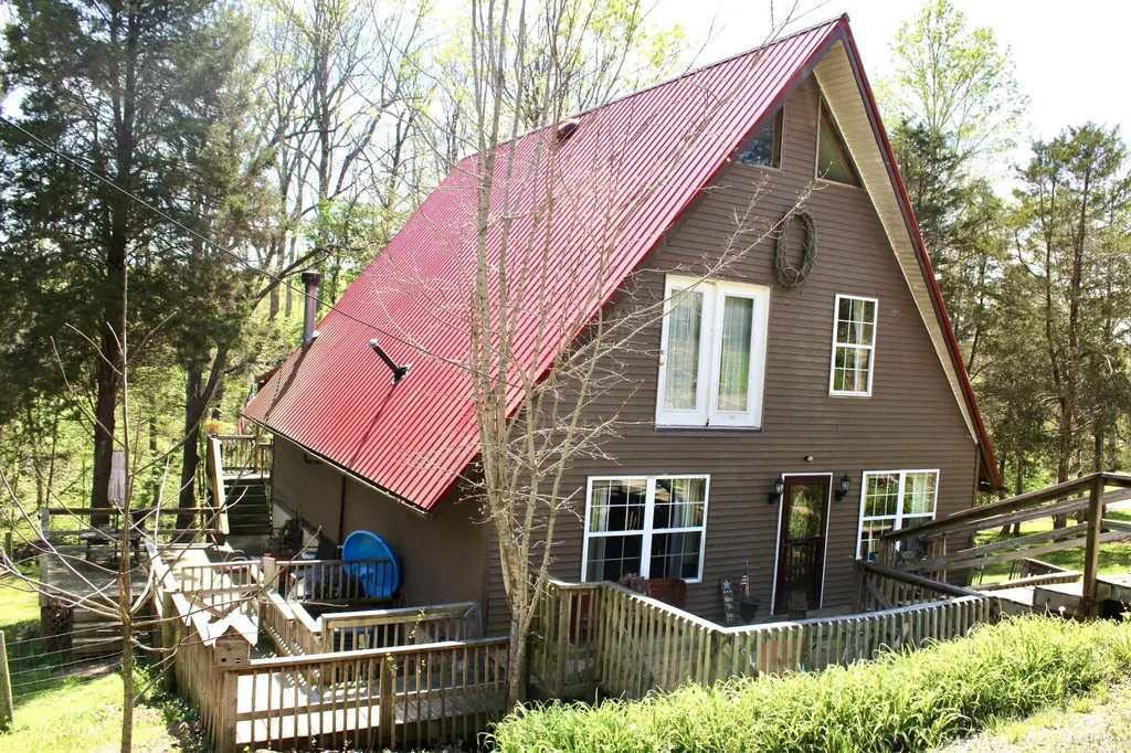 682 Garrad Road Tollesboro KY 41189