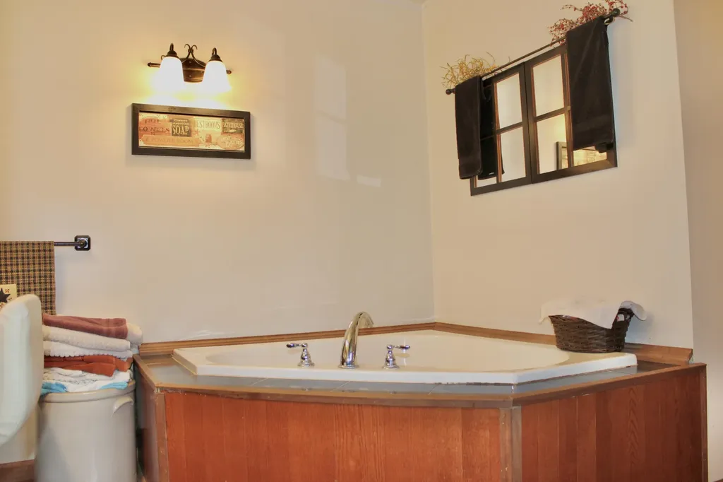 682 Garrad Road Tollesboro KY 41189