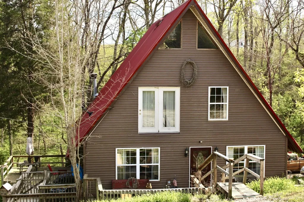 682 Garrad Road Tollesboro KY 41189