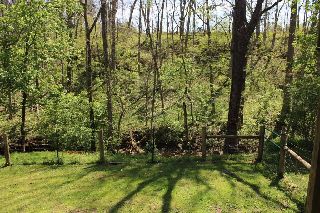 682 Garrad Road Tollesboro KY 41189