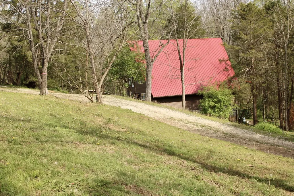682 Garrad Road Tollesboro KY 41189