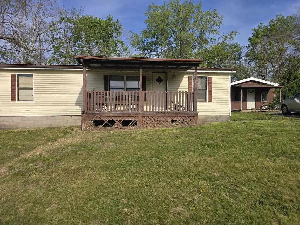 88 Clearview Drive Irvine KY 40336