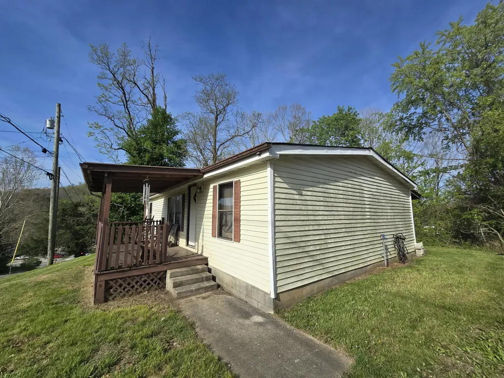 88 Clearview Drive Irvine KY 40336