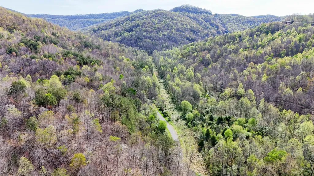 9999 Eastridge Branch Road Barbourville KY 40906
