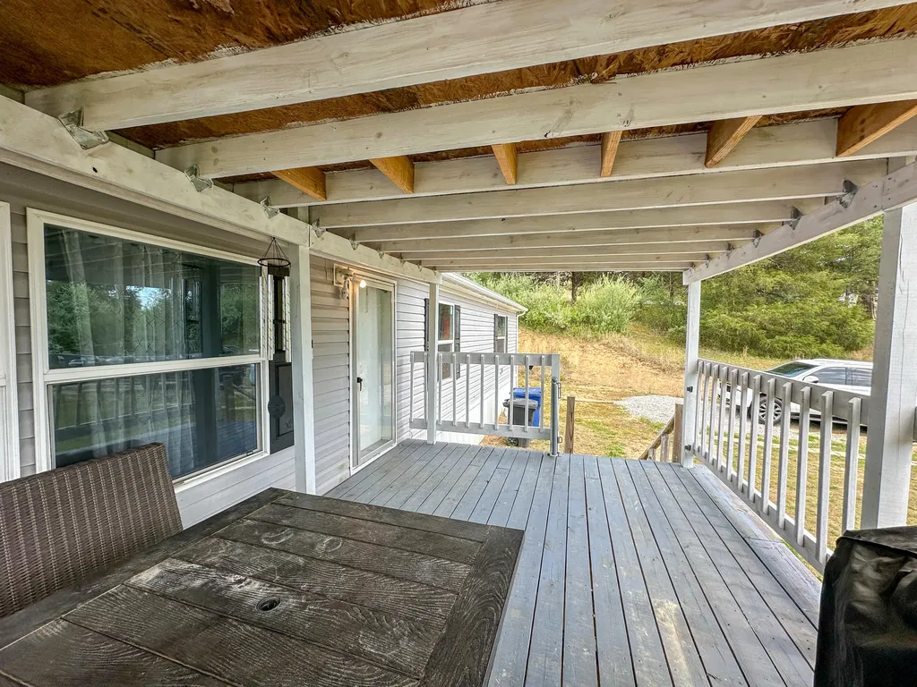 2578 Little Indian Creek Road Woodbine KY 40771