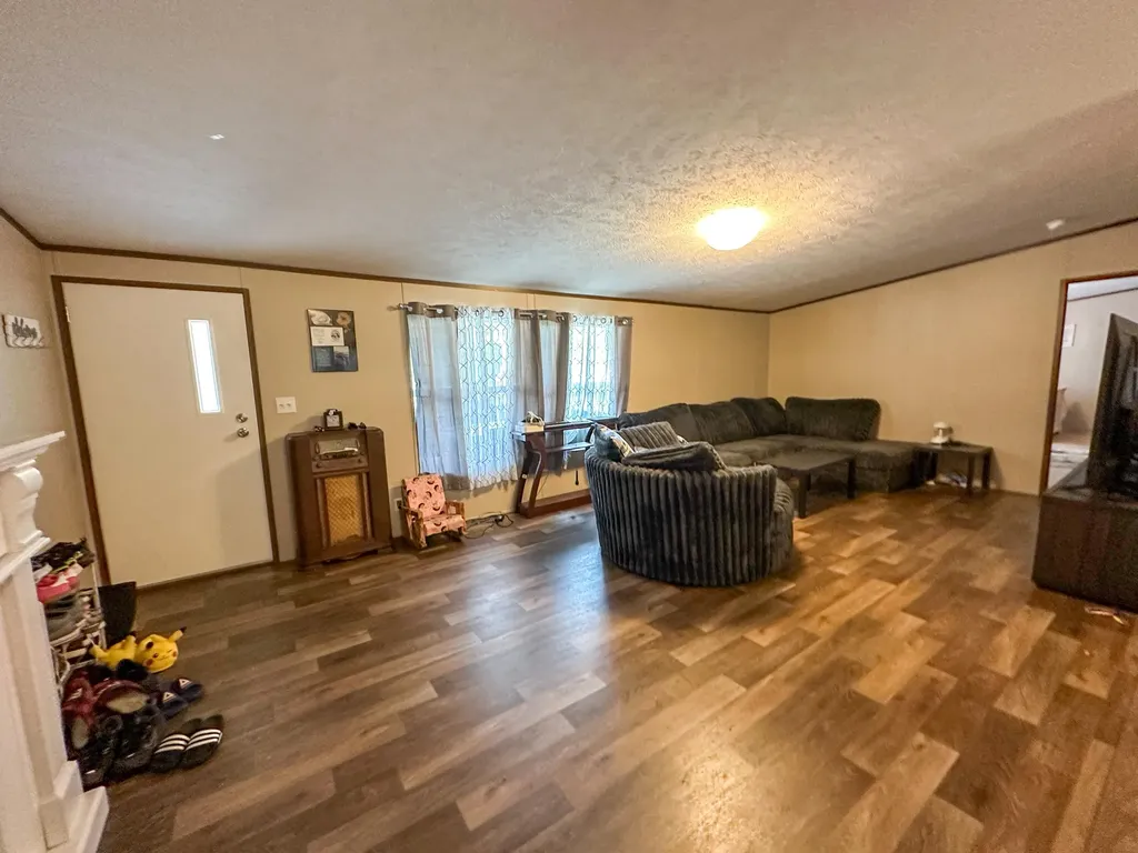 2578 Little Indian Creek Road Woodbine KY 40771