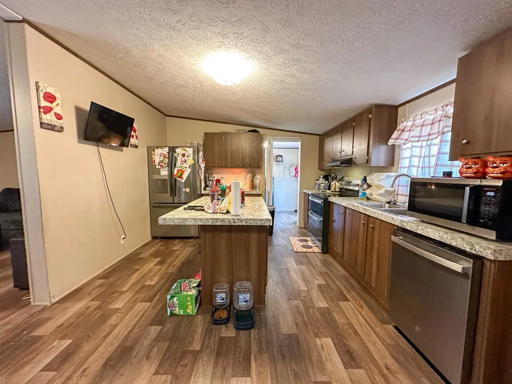 2578 Little Indian Creek Road Woodbine KY 40771