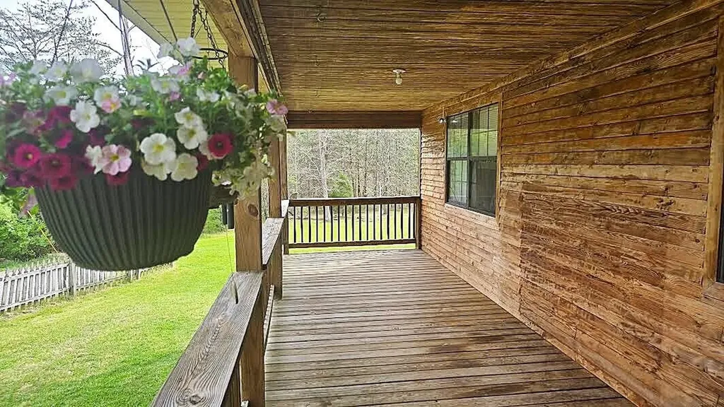 576 Laxton Road Strunk KY 42649