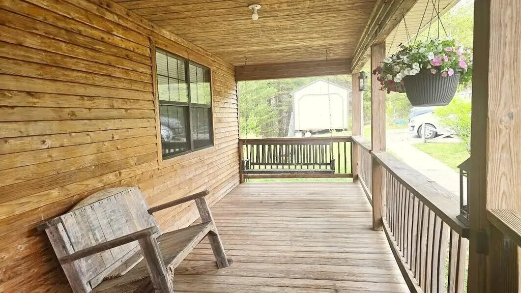 576 Laxton Road Strunk KY 42649