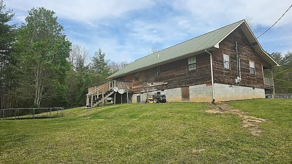 576 Laxton Road Strunk KY 42649