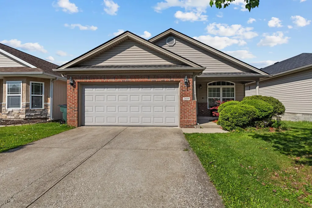 2609 Buck Lane Lexington KY 40511
