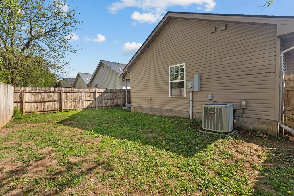 2609 Buck Lane Lexington KY 40511