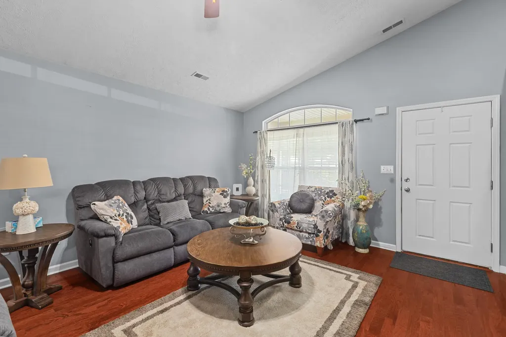 2609 Buck Lane Lexington KY 40511
