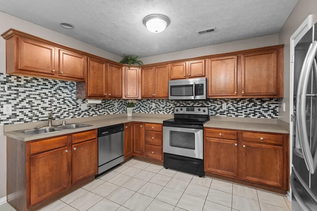 2609 Buck Lane Lexington KY 40511
