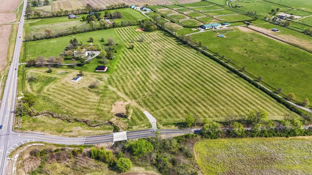 750 Elizabeth Station Road Paris KY 40361