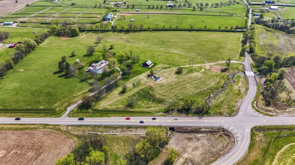 750 Elizabeth Station Road Paris KY 40361