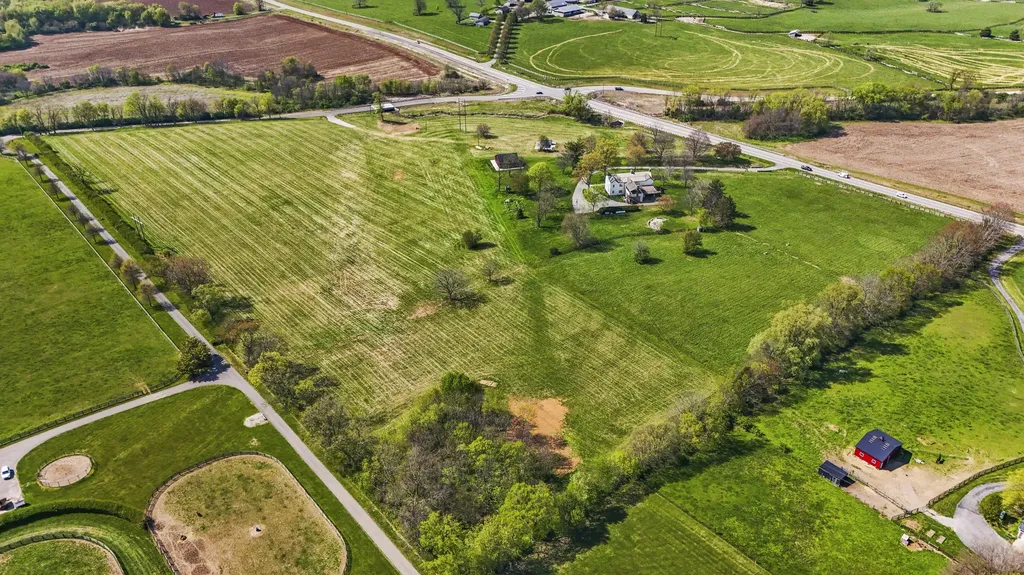 750 Elizabeth Station Road Paris KY 40361