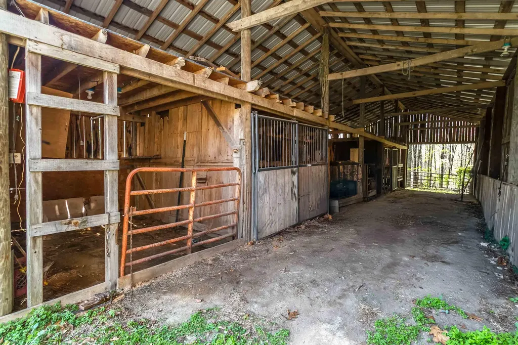 1077 Sims Ridge Road Kings Mountain KY 40442