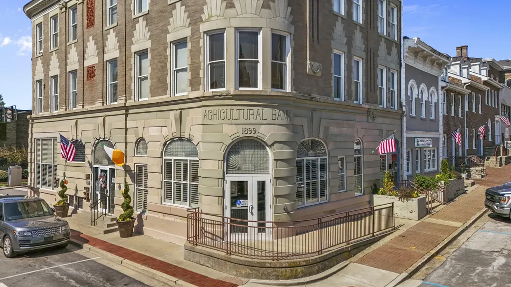 339 Main Street Paris KY 40361