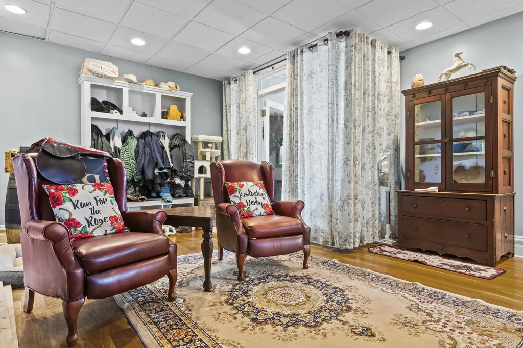 339 Main Street Paris KY 40361