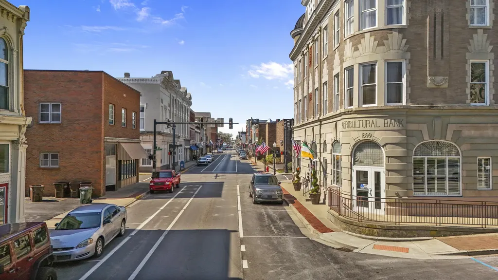 339 Main Street Paris KY 40361