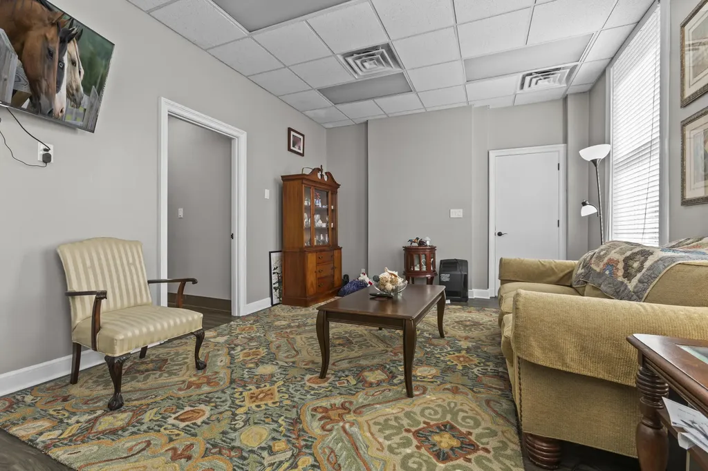339 Main Street Paris KY 40361