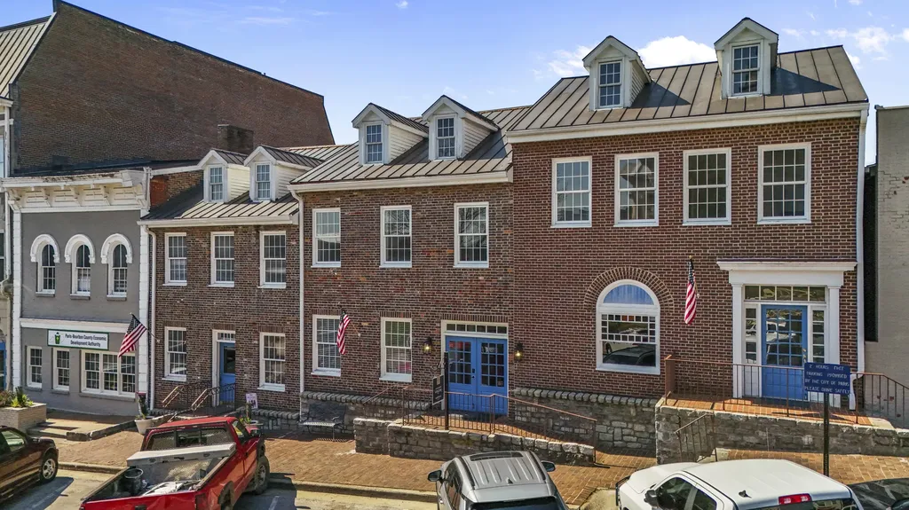 339 Main Street Paris KY 40361