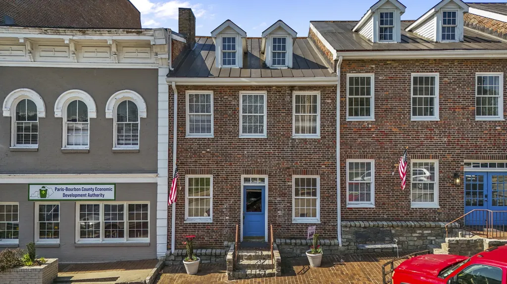 339 Main Street Paris KY 40361