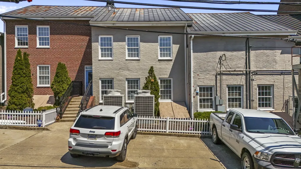 339 Main Street Paris KY 40361