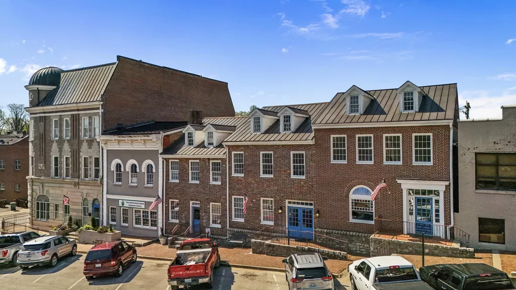 339 Main Street Paris KY 40361