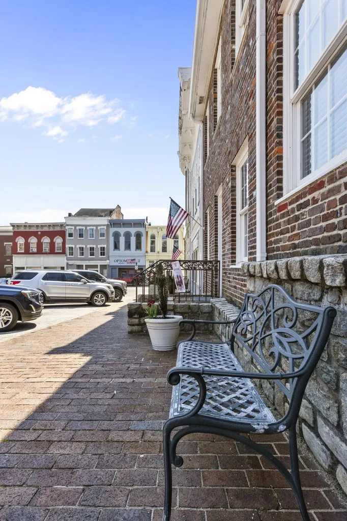 339 Main Street Paris KY 40361