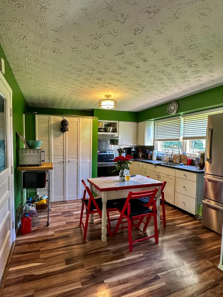 241 8th Avenue Clay City KY 40312